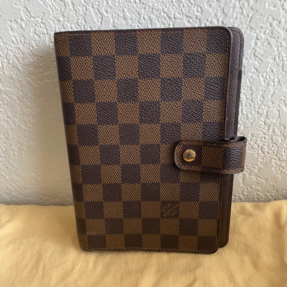 Louis Vuitton Medium Ring Agenda Cover MM